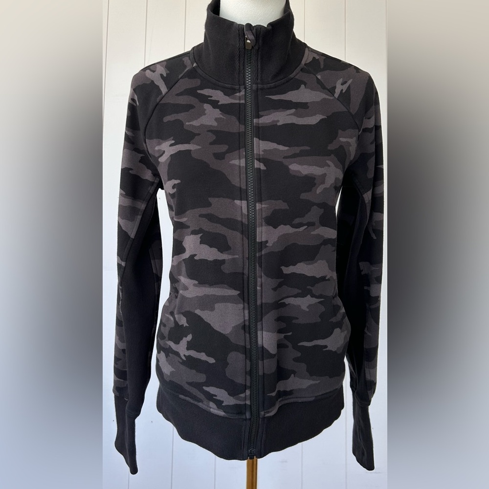 Athleta Brand Women’s‎ Triumph Camo Printed Jacket Size Small